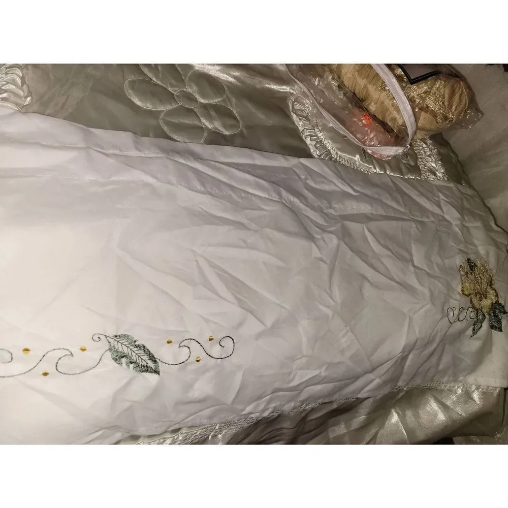 2 curtains or table cloth